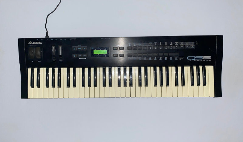 Alesis QS6 Synthesizer